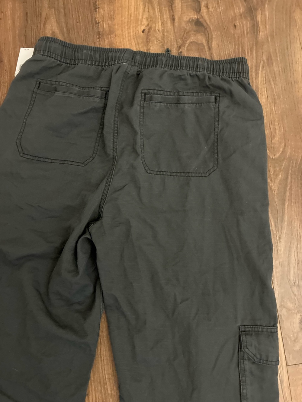 Old Navy Gray Mid Rise Wide Leg Cargo Pants - Drawstring Waist - Picture 4 of 5